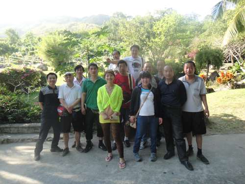 公司组织2012年度先进个人去海南三亚旅游1.jpg